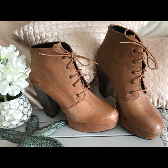 Steve Madden Lace Up Bootie Size 9 1/2 - Picture 3 of 8